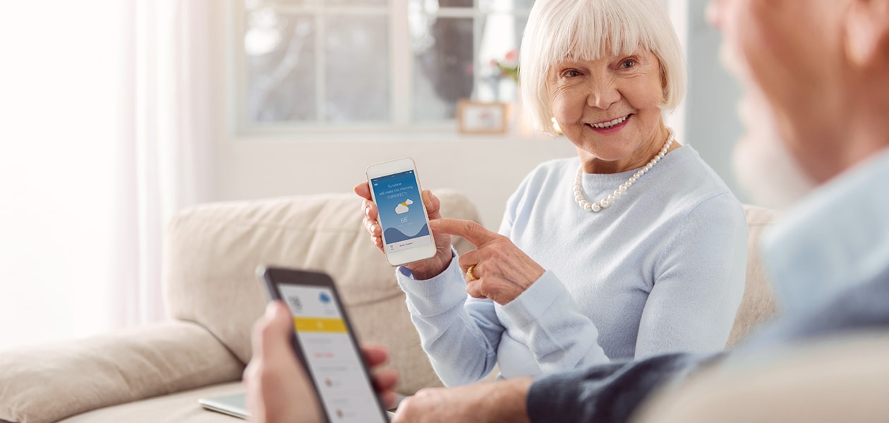 Så väljer du en användarvänlig telefon till seniorer - Elgiganten
