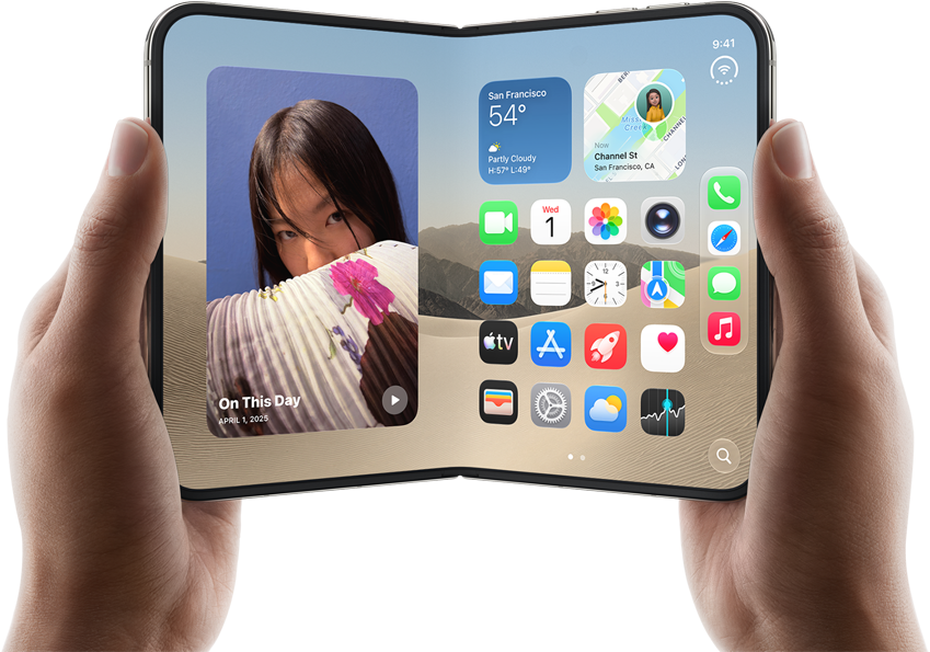 iPhone Duo i färgen stjärnvit, hålls av två händer i liggande läge, utfälld, på den inre skärmen visas bilder till vänster, appar till höger