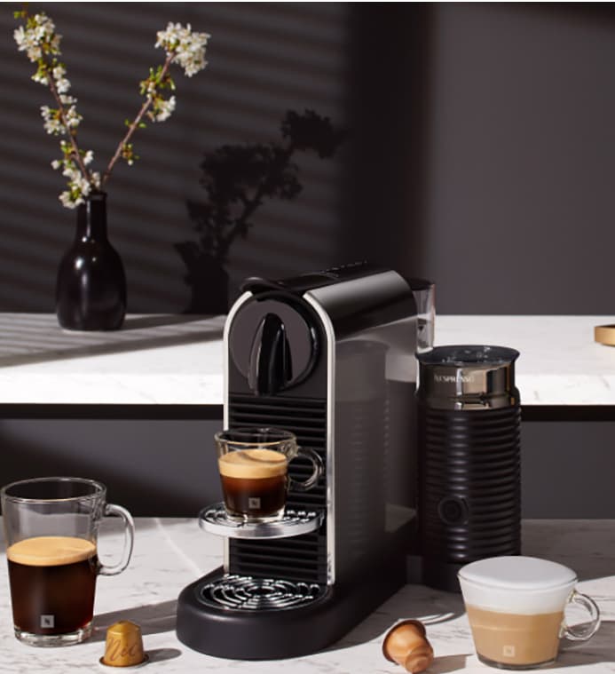 Nespresso CitiZ & Milk kaffemaskin av Delonghi EN330M (plat. stål)