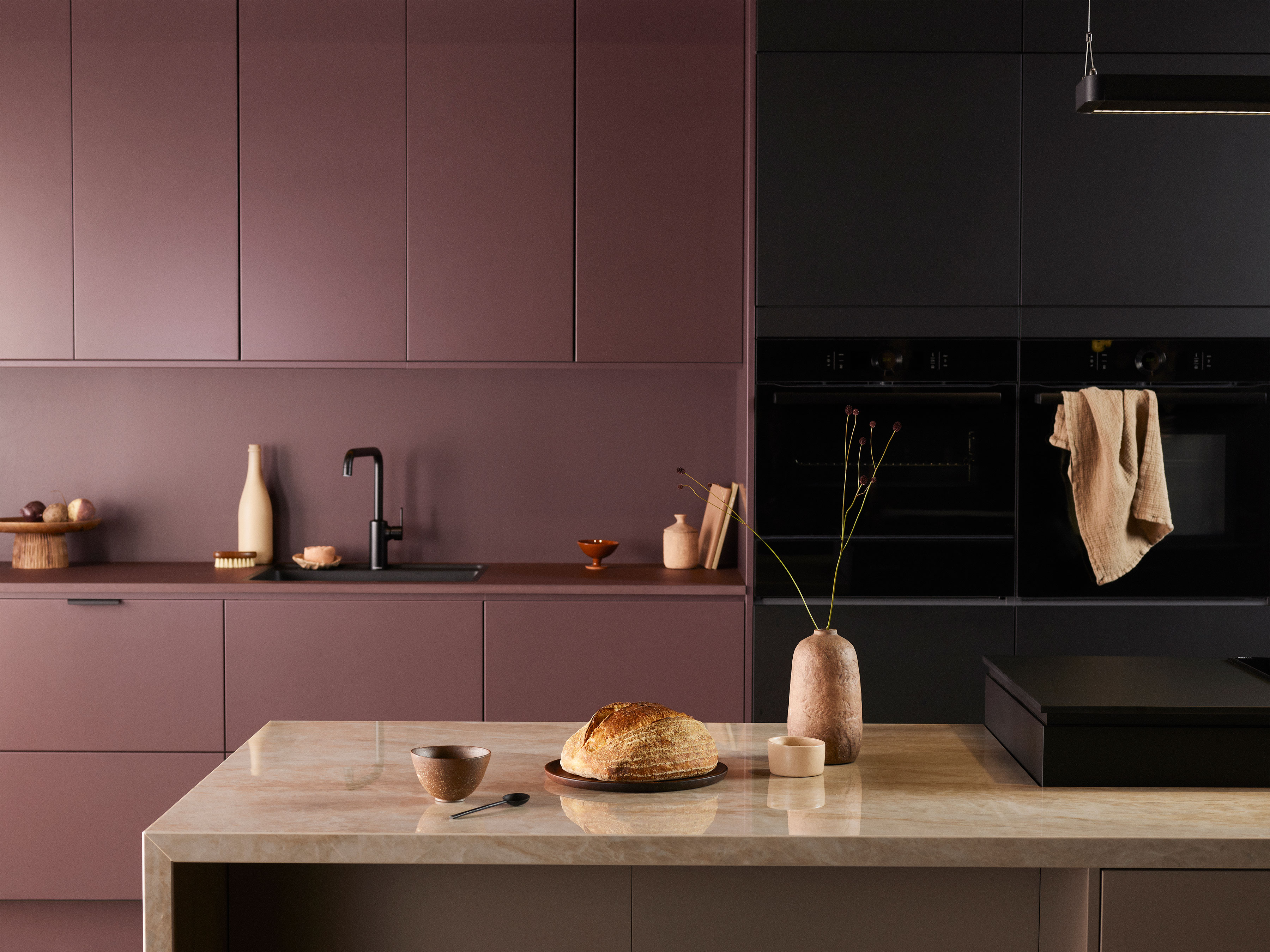 Burgundy is one of 2023's new kitchen colours - Elgiganten